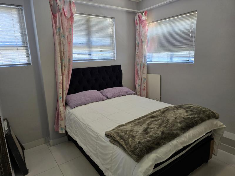 To Let 2 Bedroom Property for Rent in Sea Point Western Cape